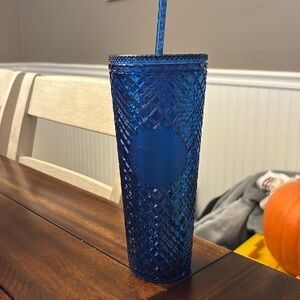 24 ounce Starbucks cup